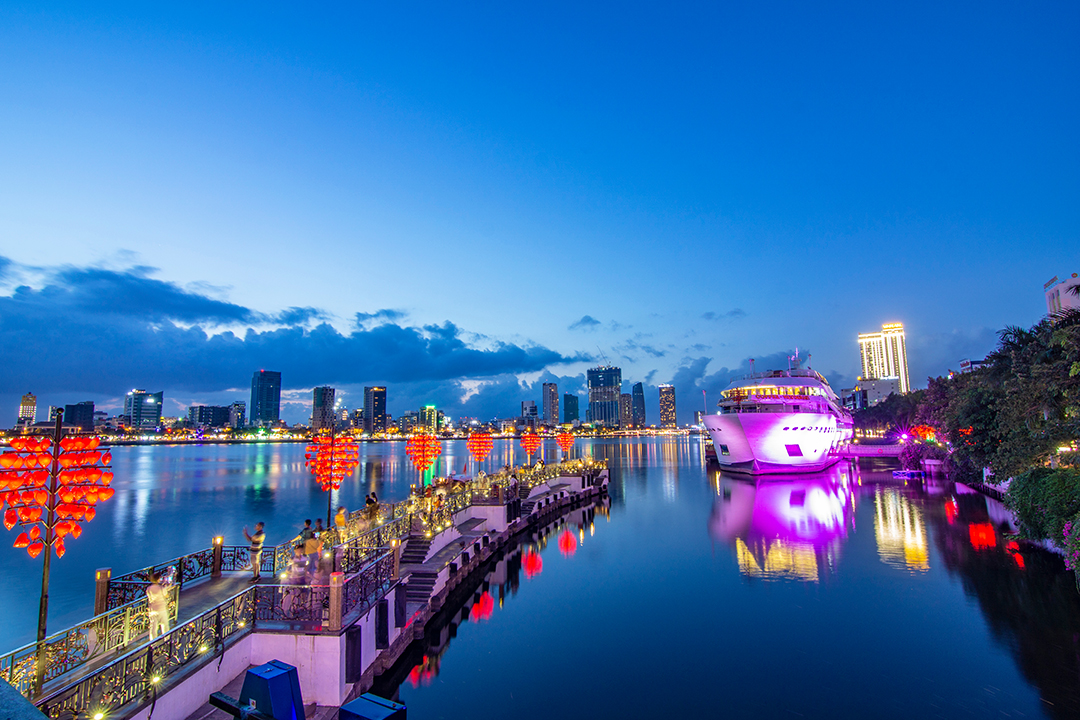 cầu tình yêu đà nẵng