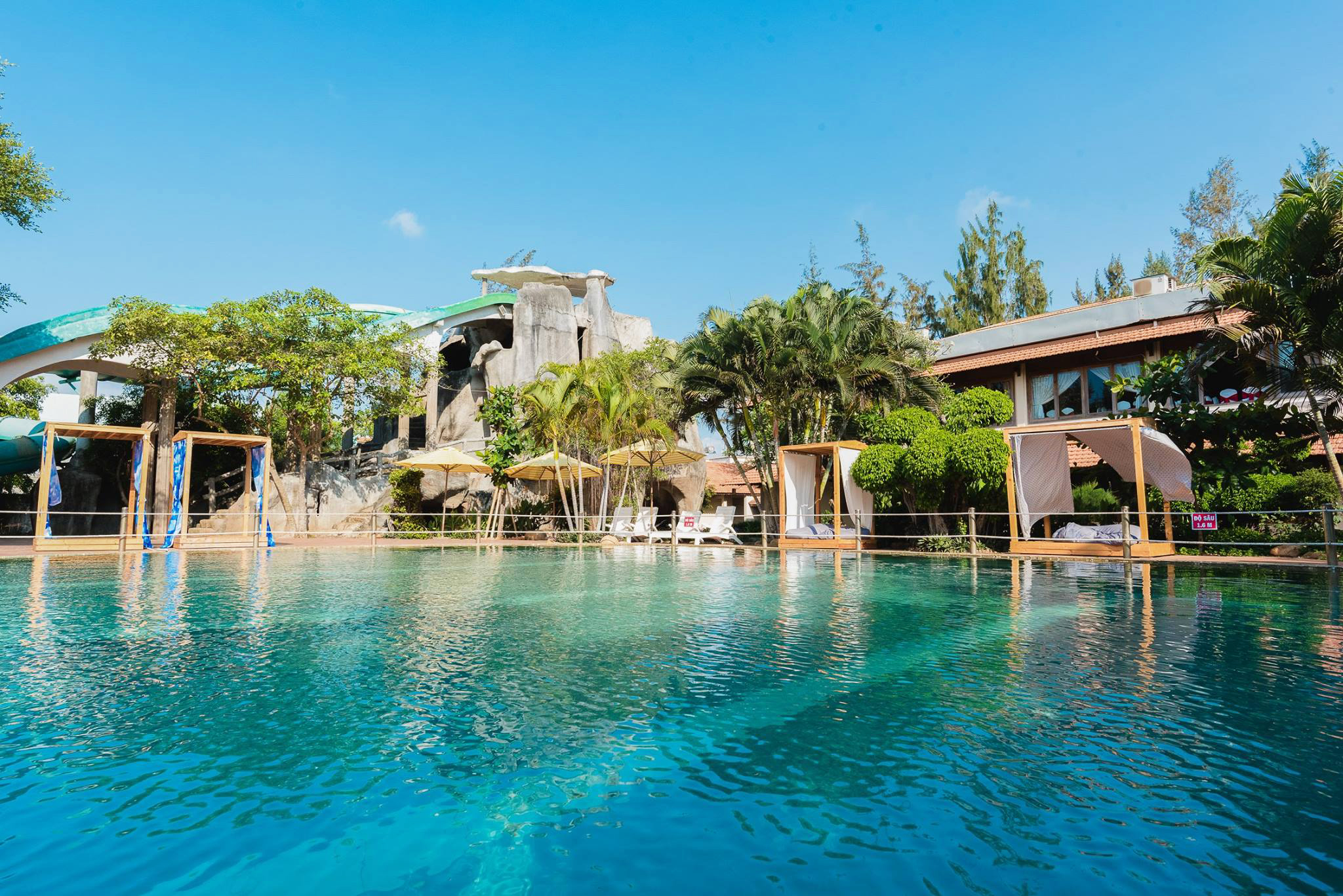 công viên nước bể bơi ở zenna pool camp