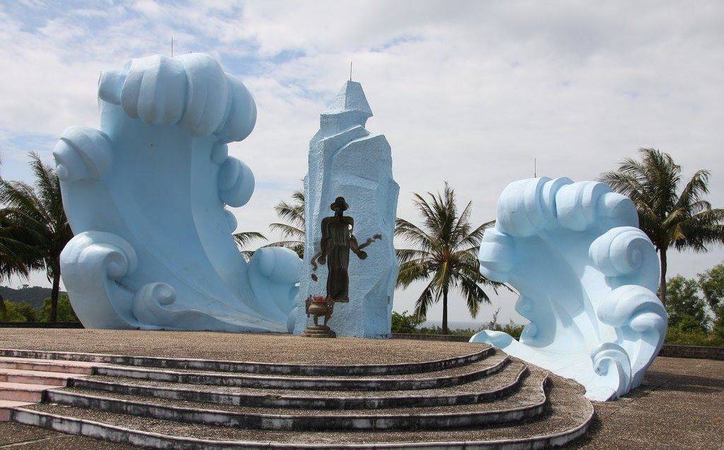 đài tưởng niệm liệt sĩ nhà tù phú quốc