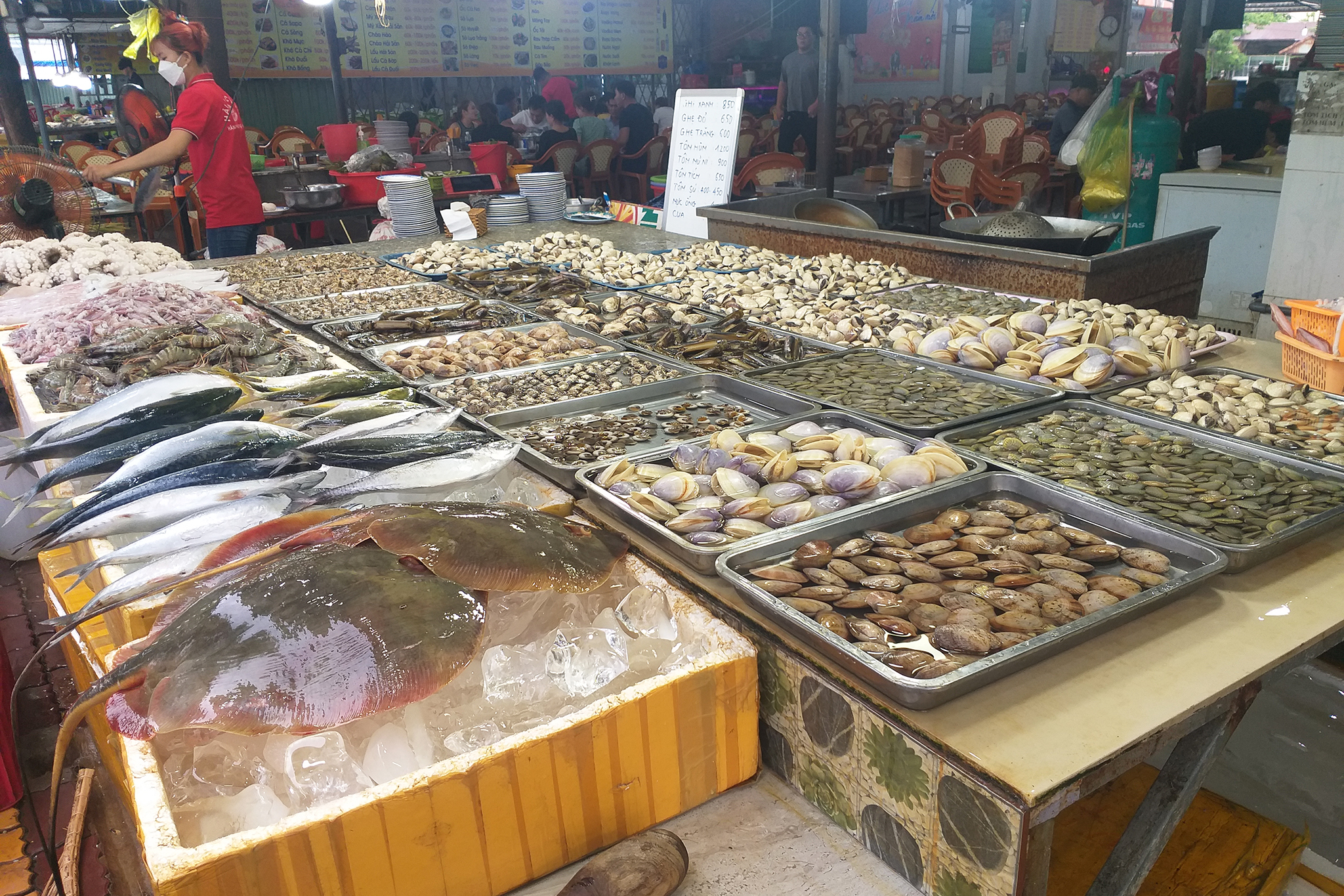 chợ đêm hải sản ở vũng tàu