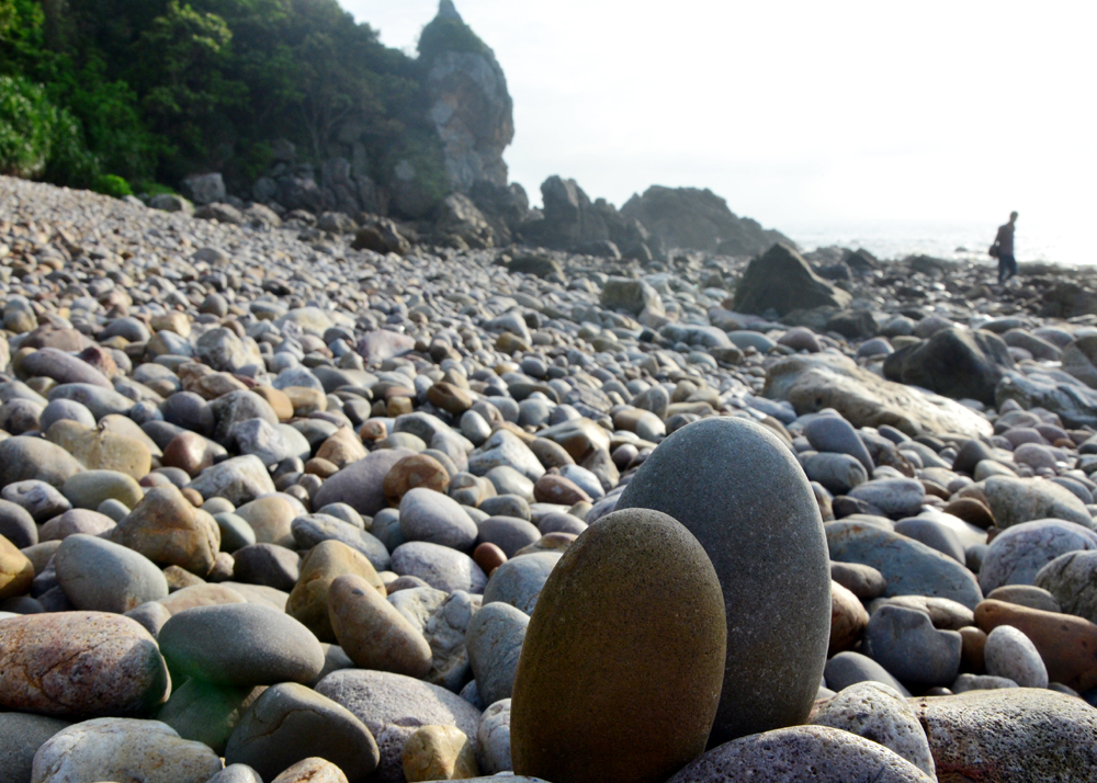 bãi đá mặt trăng vân đồn quảng ninh