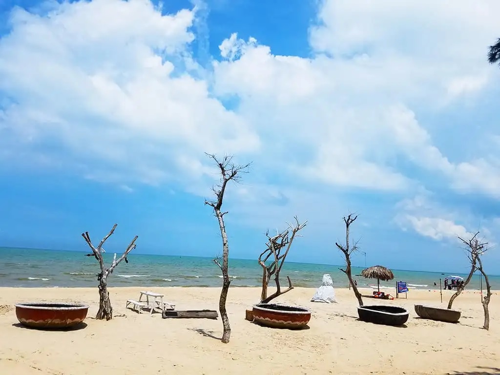 bãi tắm lagi coco beach