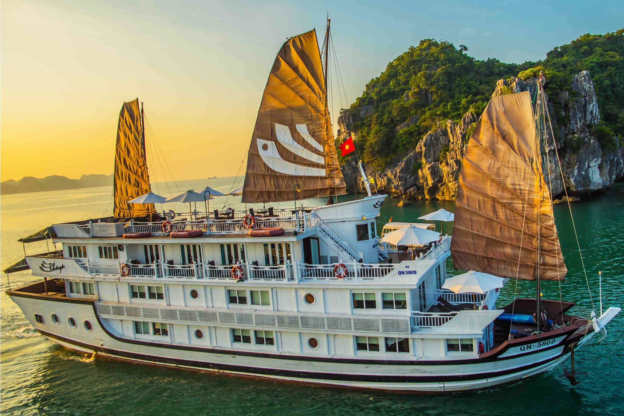 du thuyền quảng ninh