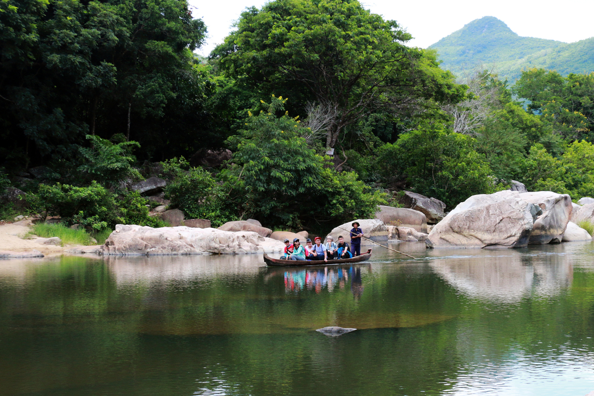 sông hầm hố bình định