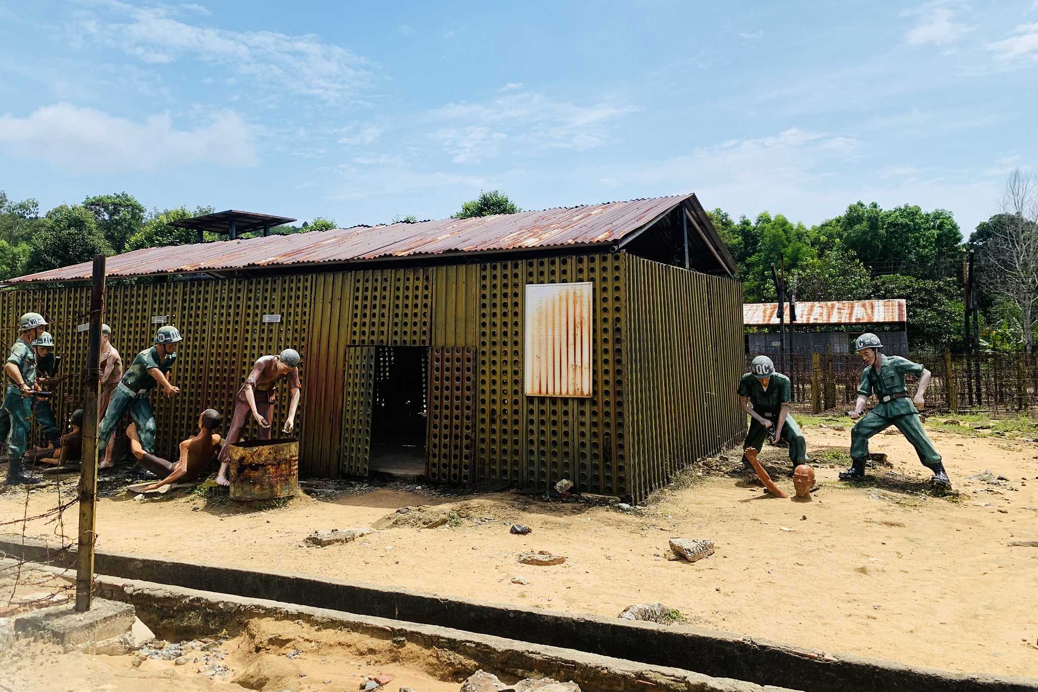 tham quan nhà tù phú quốc