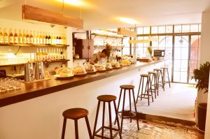 oromia coffee & lounge quán cà phê lãng mạn ở sài gòn