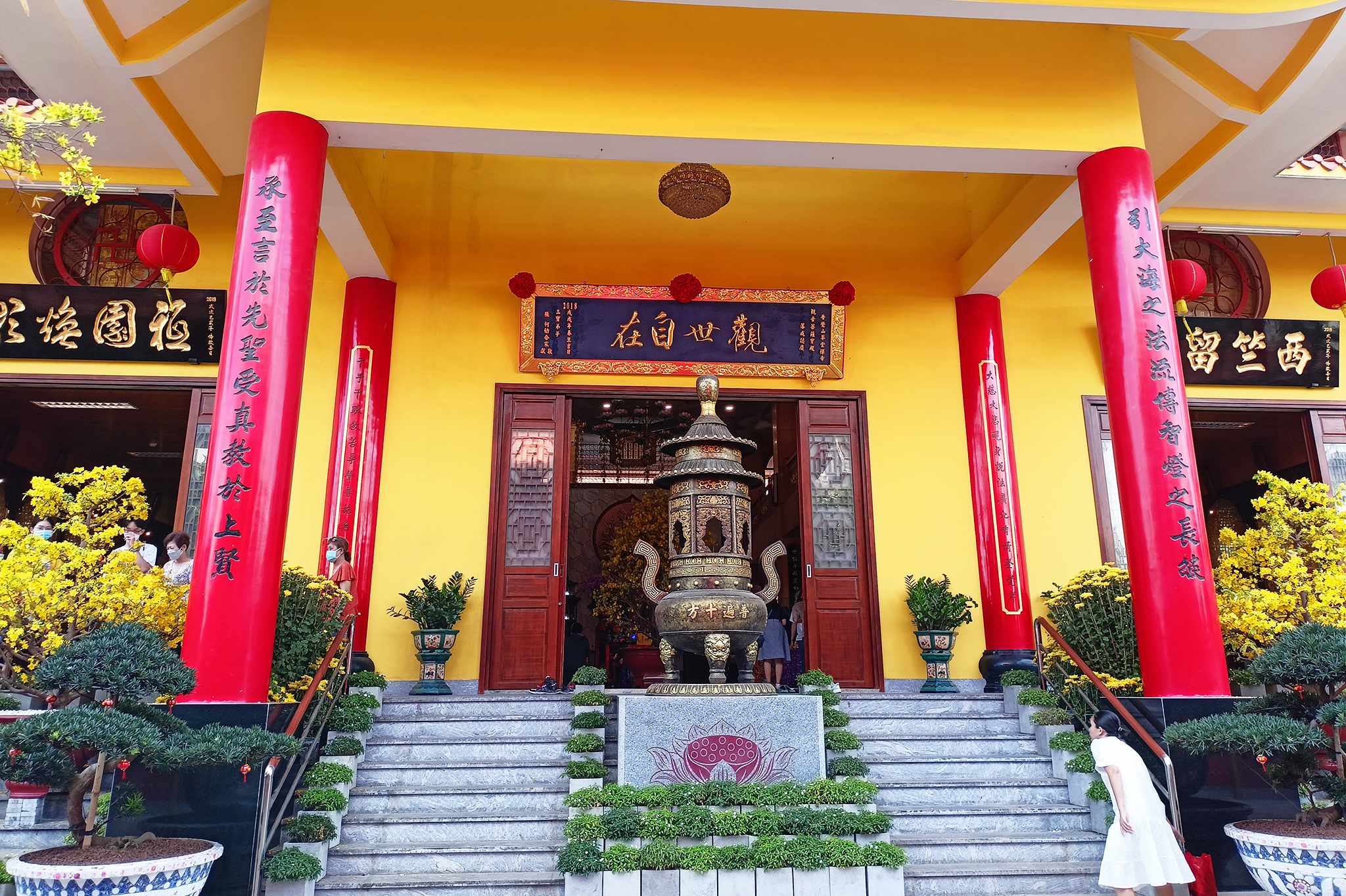 di chuyển đến thảo đường thiền tự