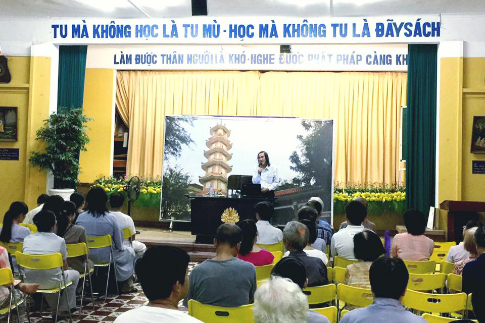 lịch sử thuyết pháp và hoạt động tu tập ở chùa xá lợi