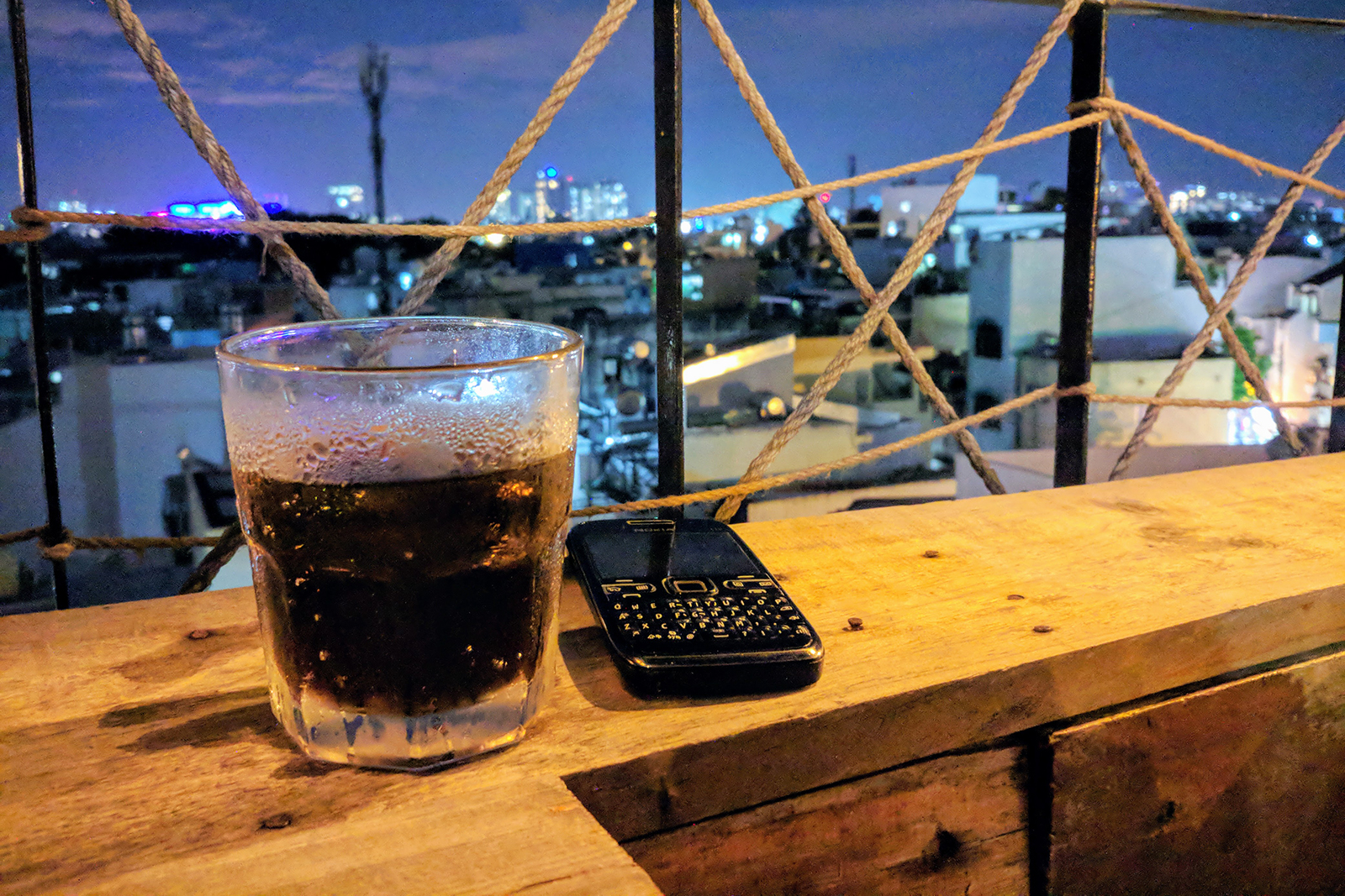 cafe sân thượng sài gòn giá rẻ