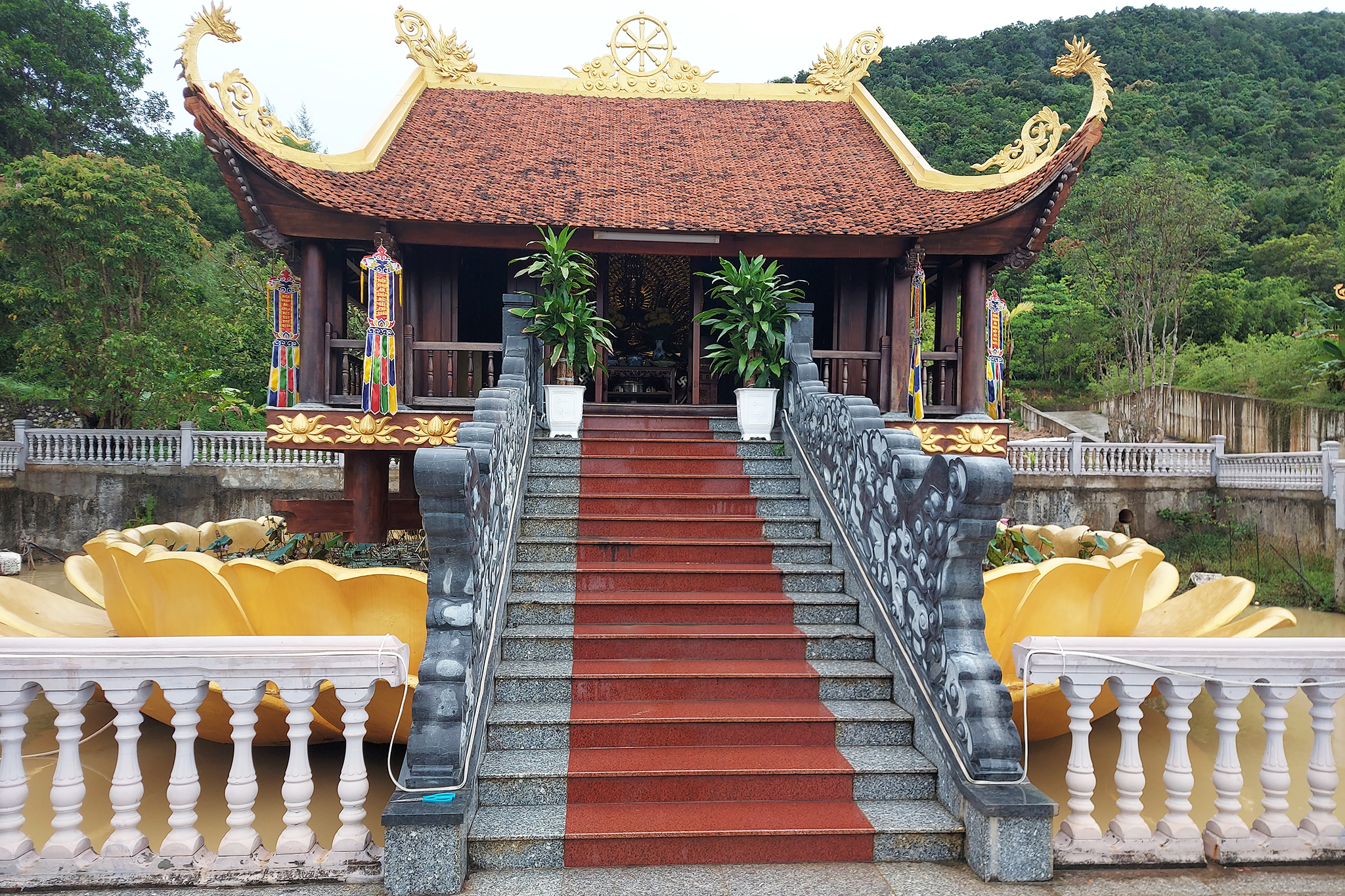 Chùa hộ quốc điểm du lịch tâm linh nổi tiếng ở phú quốc