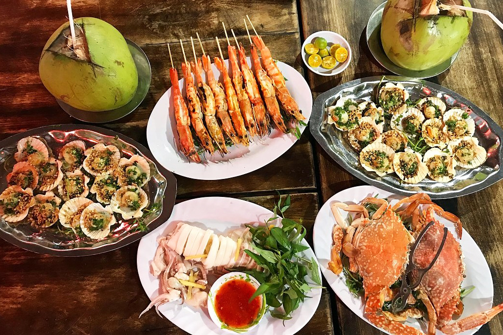 nhà bè tư thắng làng chài hàm ninh