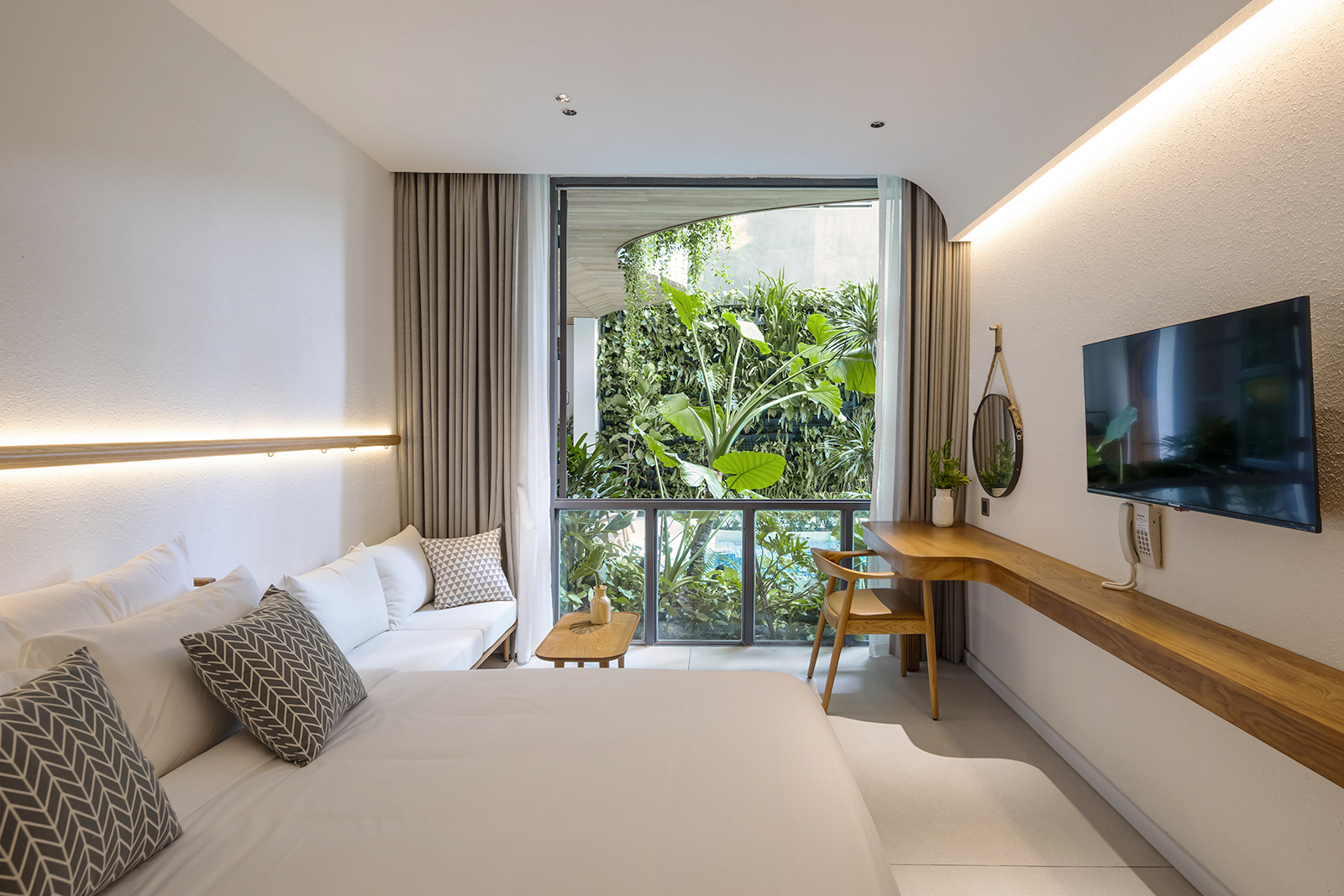 city oasis khách sạn có hồ bơi ở tphcm