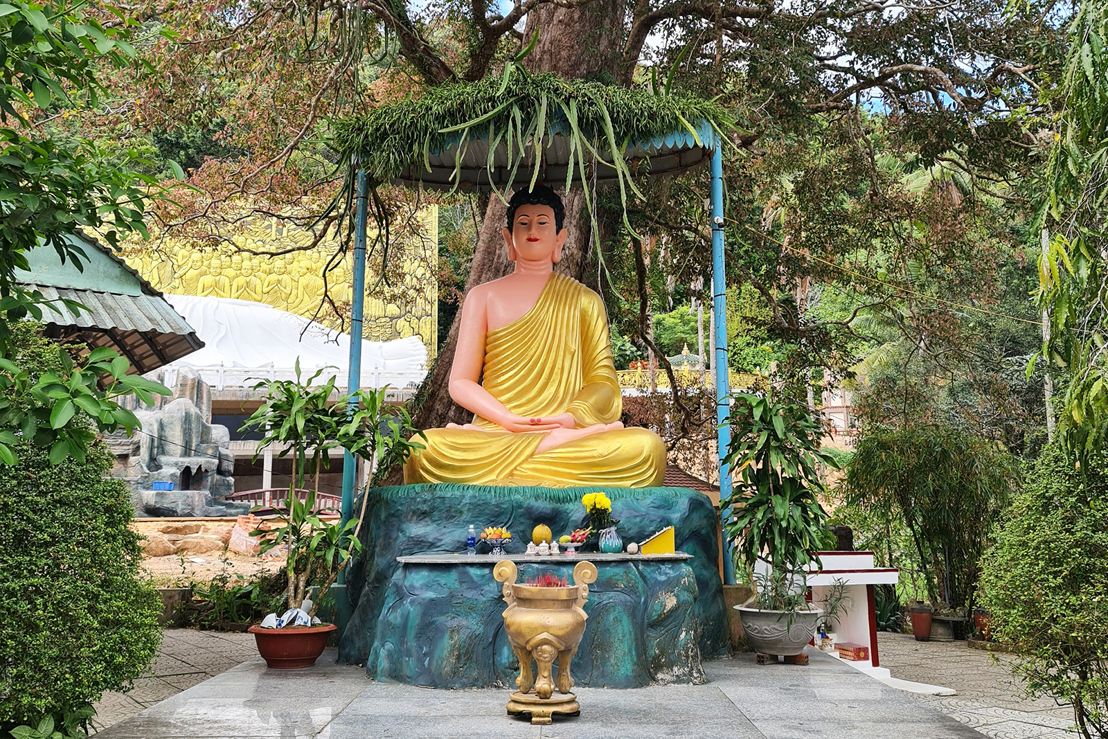 hùng long tự phú quốc