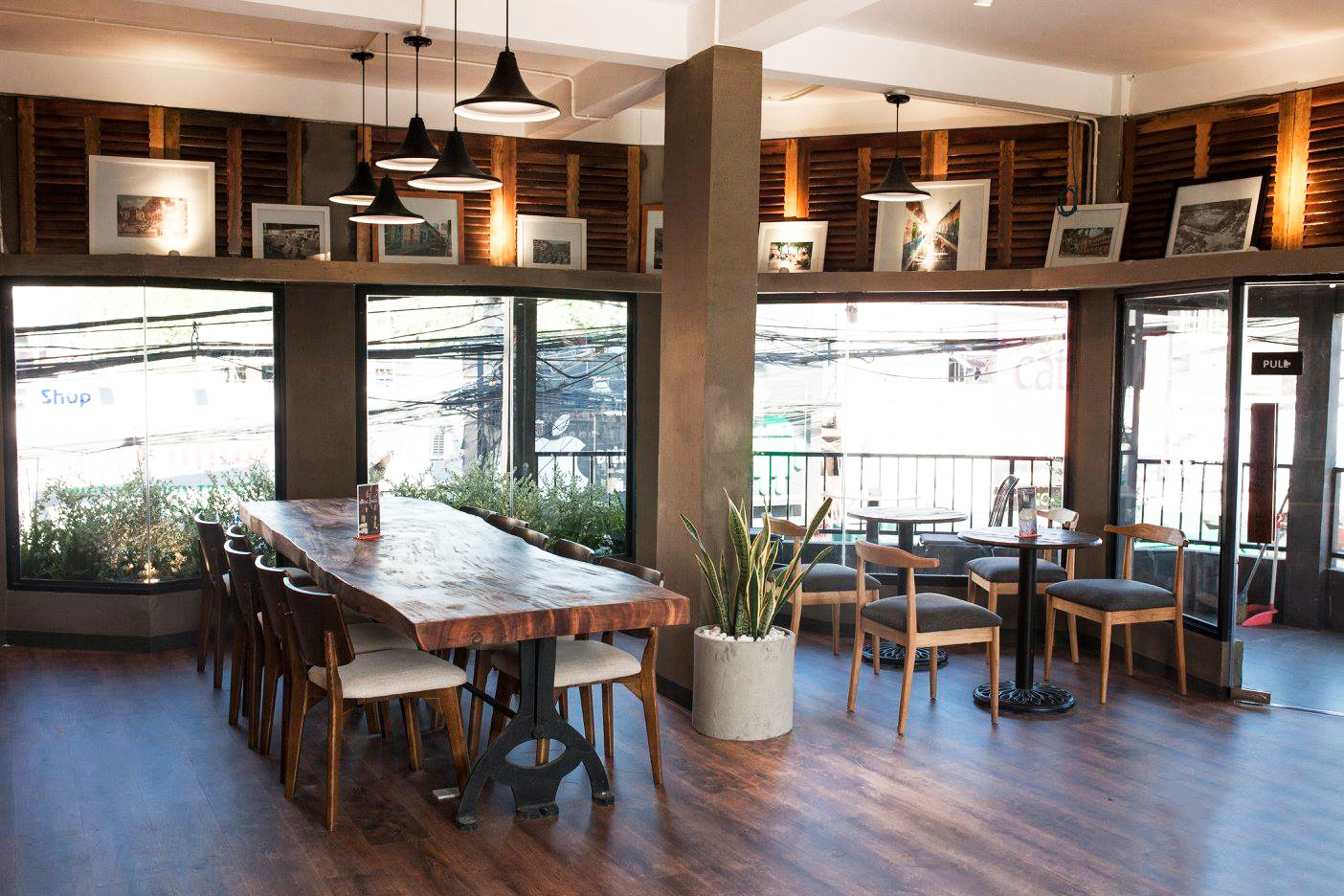 the coffee house quận 4