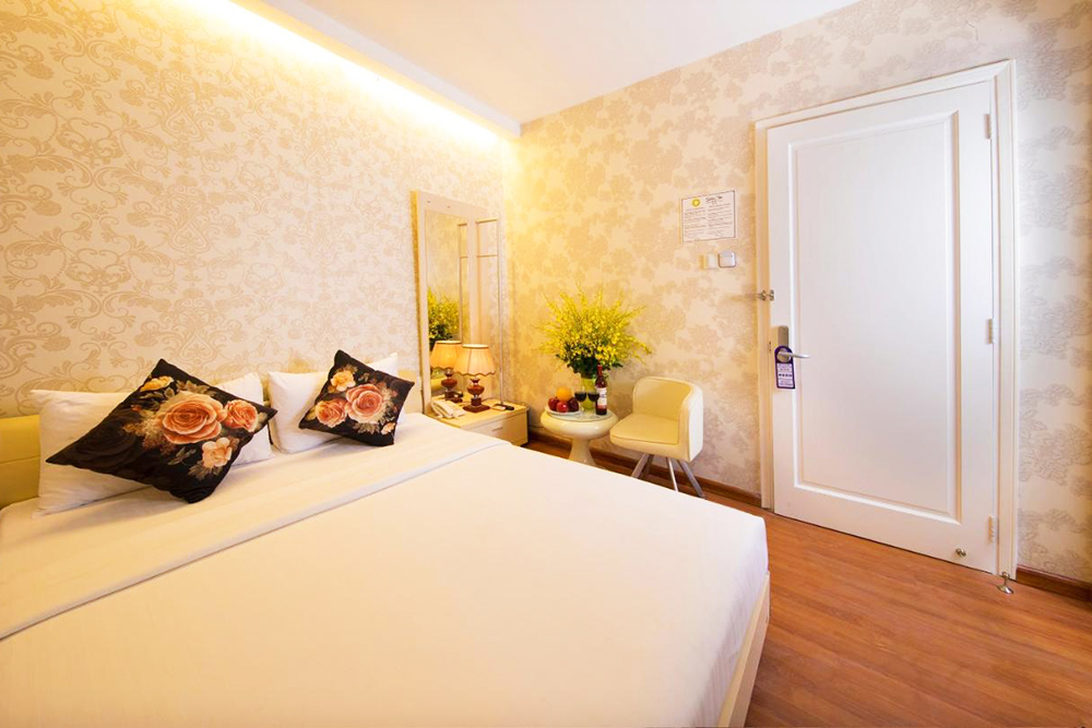 golden star hotel gần phố đi bộ nguyễn huệ