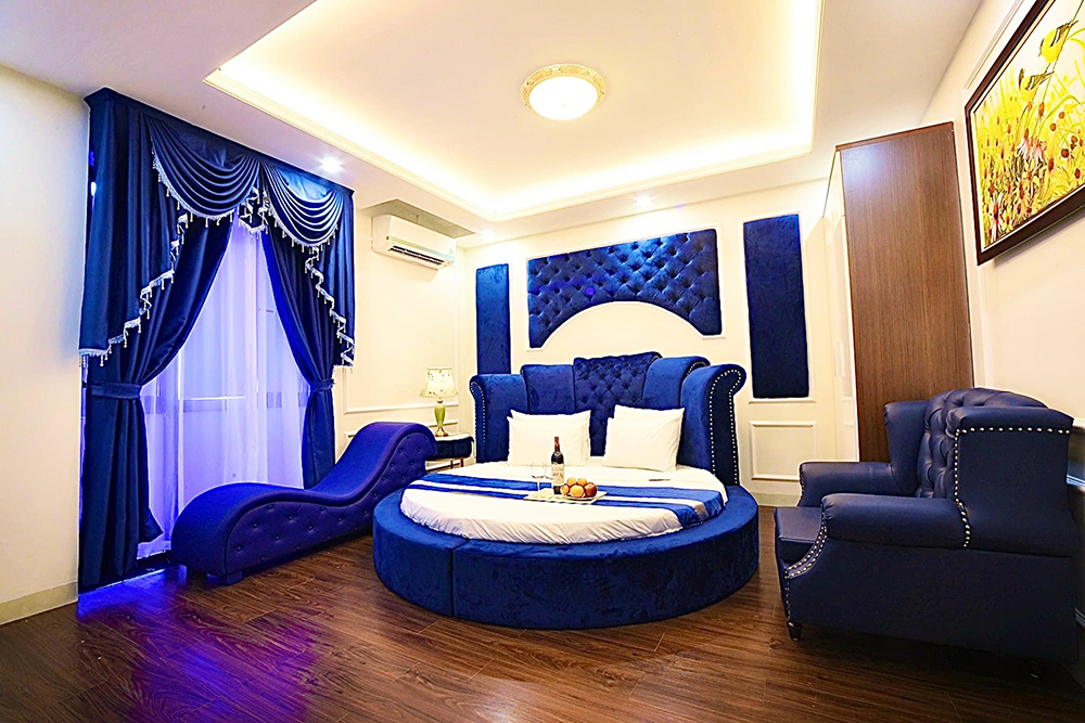 khách sạn hotel royal ii gần huyện đan phương