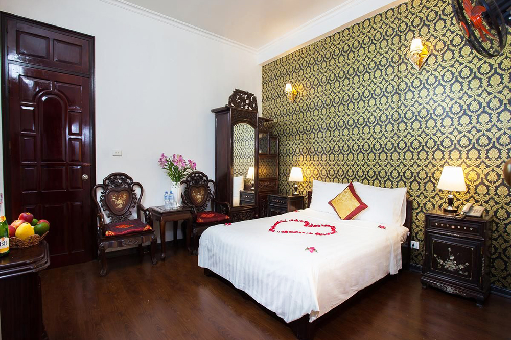 khách sạn long biên hà nội
