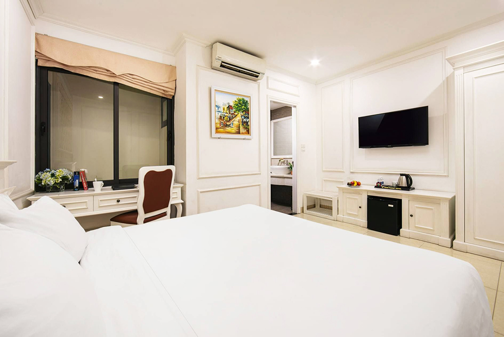 khách sạn quận long biên